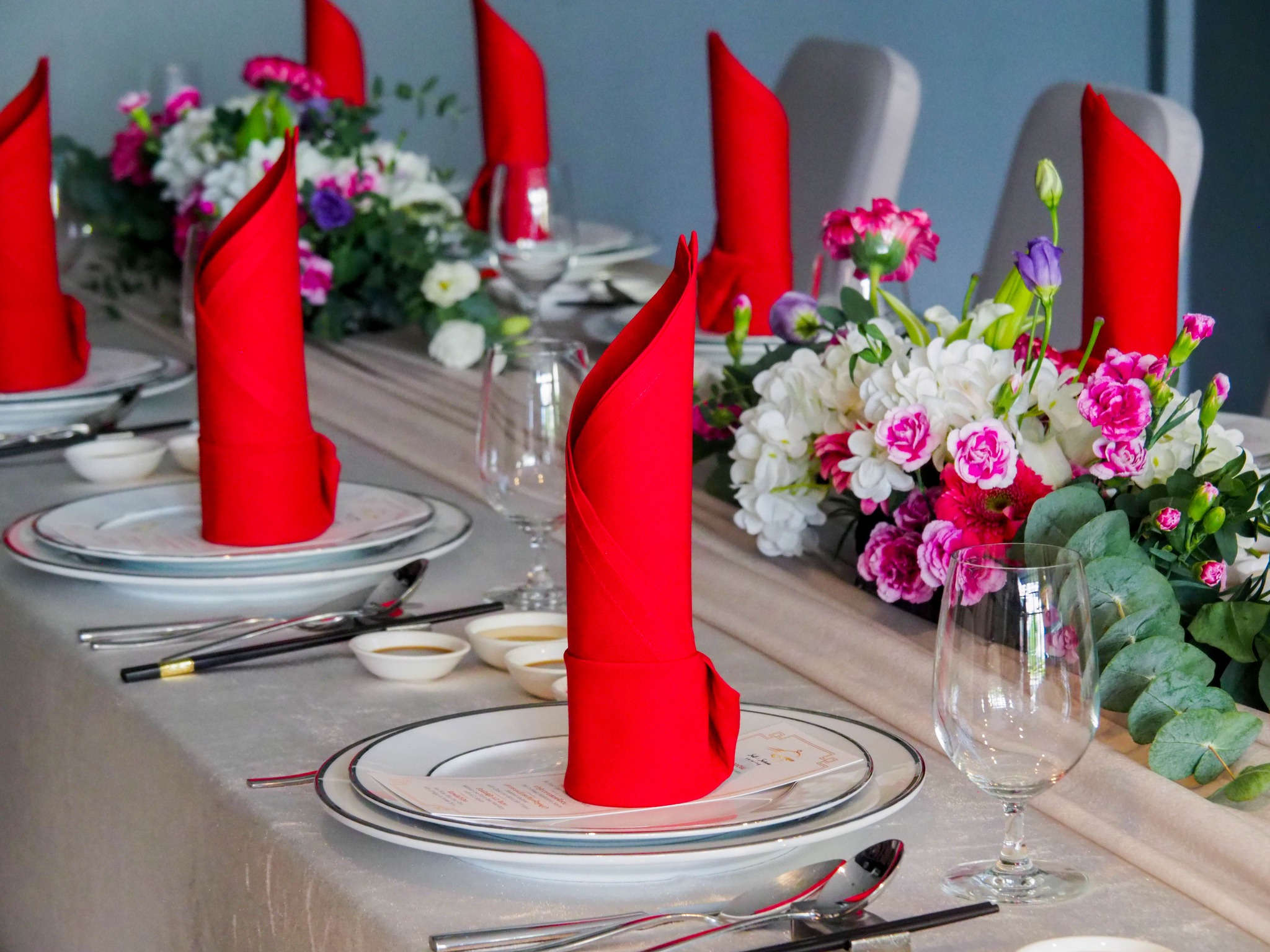จัดเลี้ยงงานแต่ง โต๊ะจีนงานแต่ง โดย Set and Serve Catering