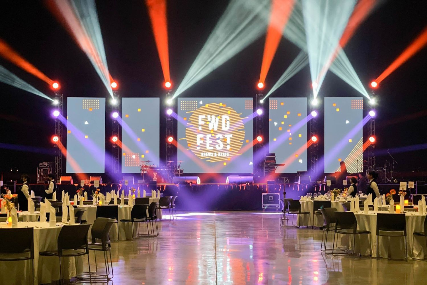 จัดเลี้ยงบุฟเฟต์องค์กร 1,200 ท่าน ณ UOB Live